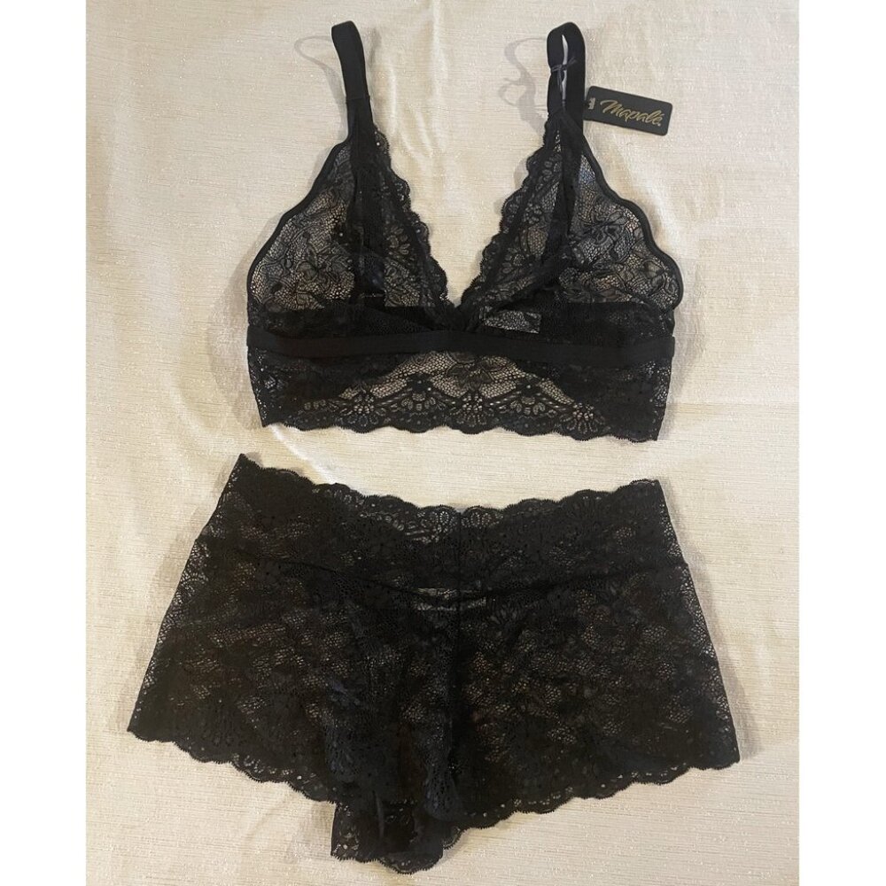 Mapalé Black Lace Bralette and Panty Set